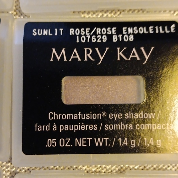 Lot of 6 Mary kay eye shadows. All brand new. See pictures for colors. - Picture 5 of 7
